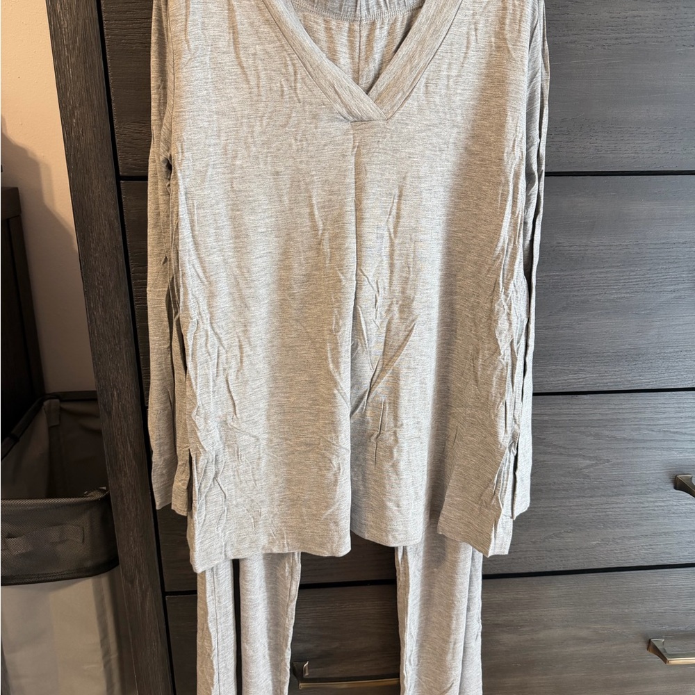 Hanro Gray V-Neck Pajama Set